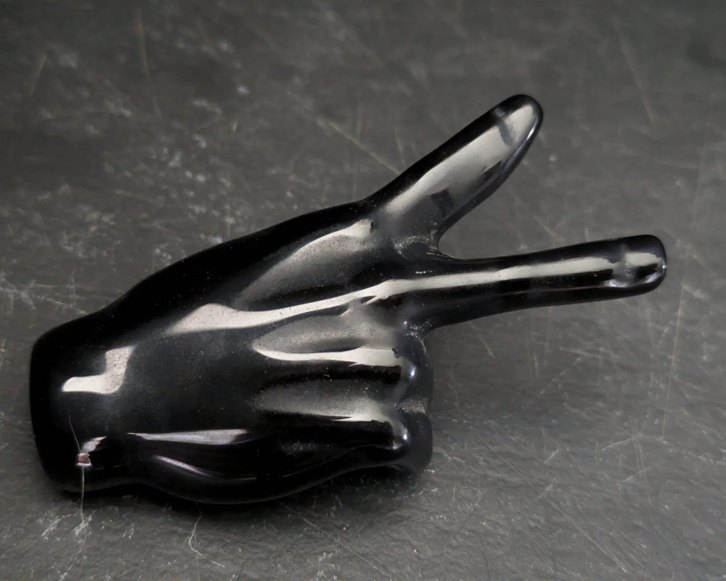 Obsidian Two Fingers Carving