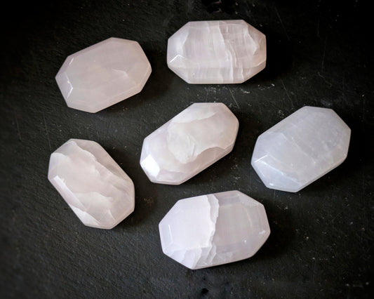 Mangano Calcite Faceted Palmstone 3