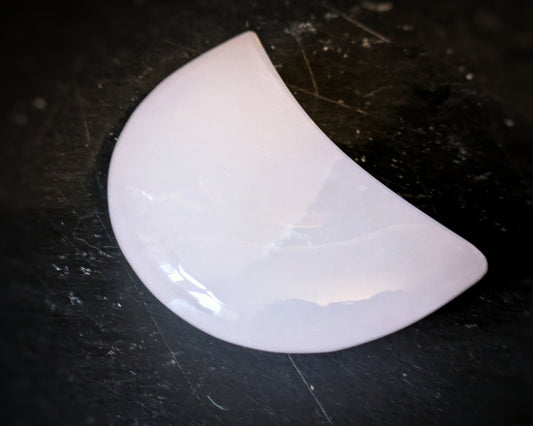 Mangano Calcite Moon Carving