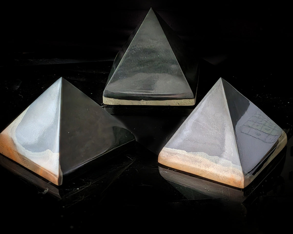 Green Serpentine  Pyramid