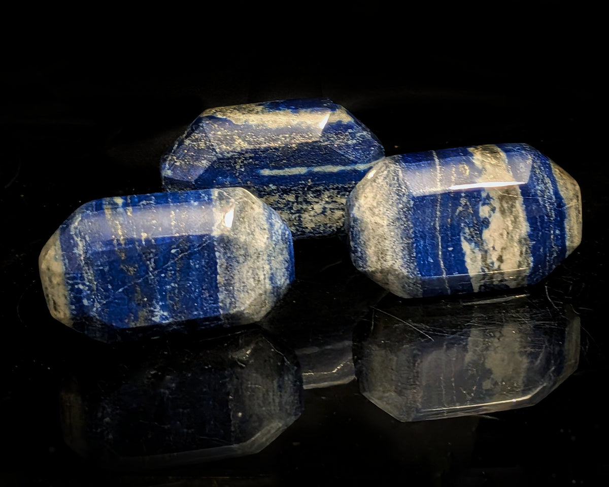 Lapis Lazulil Faceted Palmstone 1