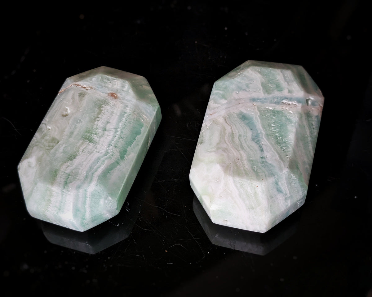Caribbean Calcite  Faceted Palmstone 1