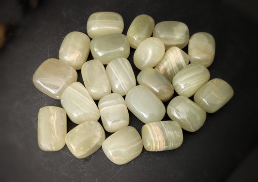 Green Banded Onyx Tumblestone