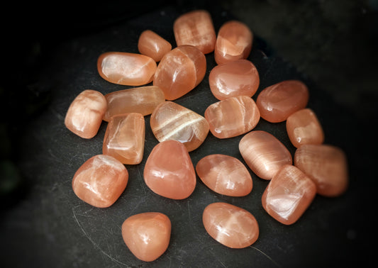 honeyCalcite Tumblestone