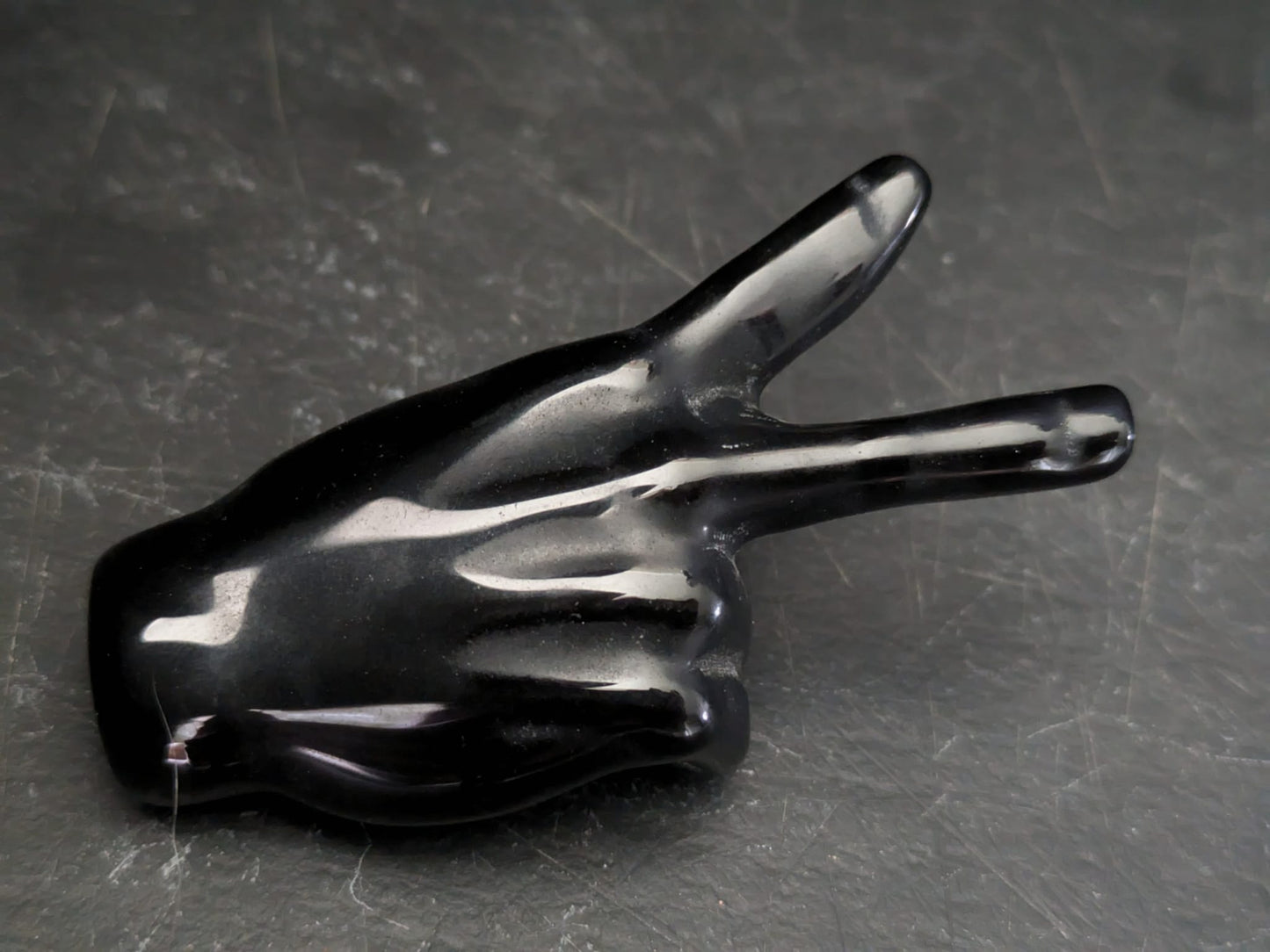 Obsidian Two Fingers Carving